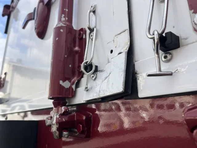 いすゞ フォワード 2RG-FRR90T2(2WD)の写真49