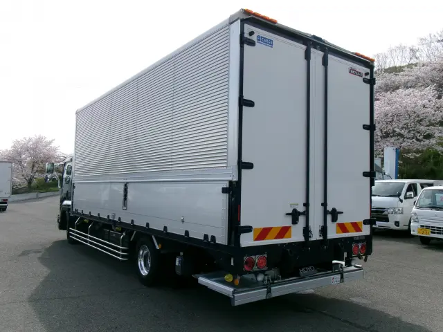 いすゞ フォワード 2RG-FRR90T2(2WD)の写真4