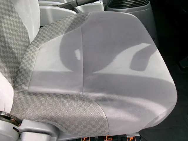 いすゞ フォワード 2RG-FRR90T2(2WD)の写真8