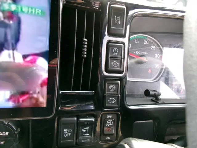 いすゞ フォワード 2RG-FRR90T2(2WD)の写真12