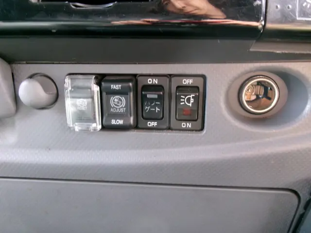 いすゞ フォワード 2RG-FRR90T2(2WD)の写真15