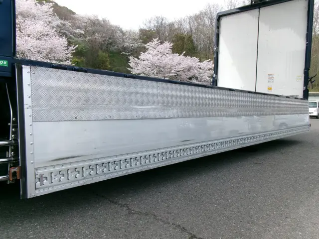 いすゞ フォワード 2RG-FRR90T2(2WD)の写真28