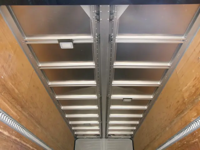 いすゞ フォワード 2RG-FRR90T2(2WD)の写真33