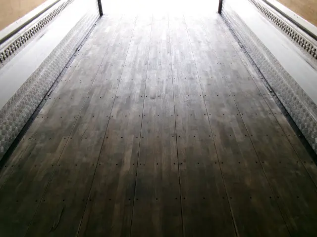 いすゞ フォワード 2RG-FRR90T2(2WD)の写真35