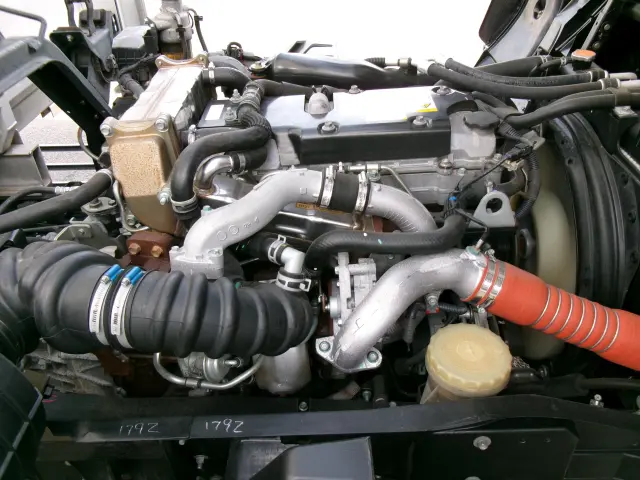 いすゞ フォワード 2RG-FRR90T2(2WD)の写真46