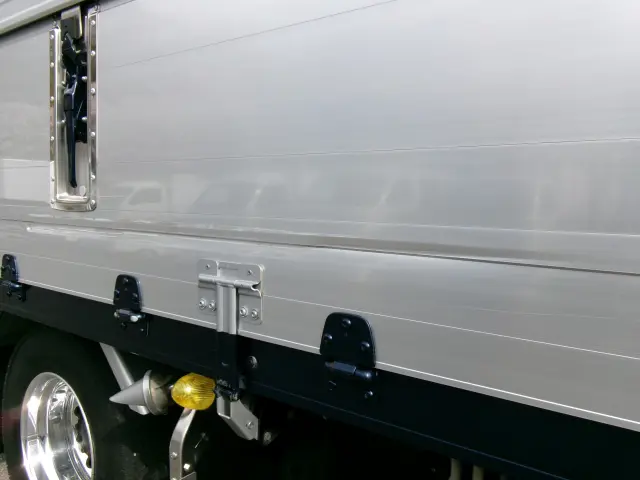 いすゞ フォワード 2RG-FRR90T2(2WD)の写真48