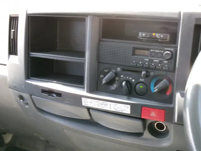 いすゞ エルフ TKG-NJR85AD(2WD)の写真10