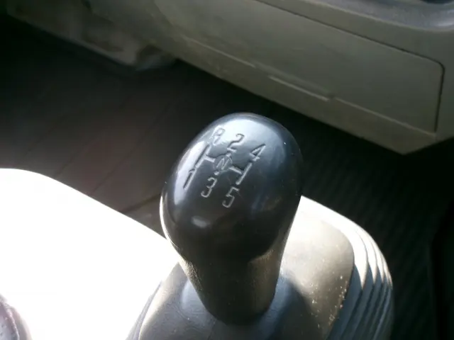 いすゞ エルフ TKG-NJR85AD(2WD)の写真11