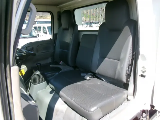 いすゞ エルフ TKG-NJR85AD(2WD)の写真12