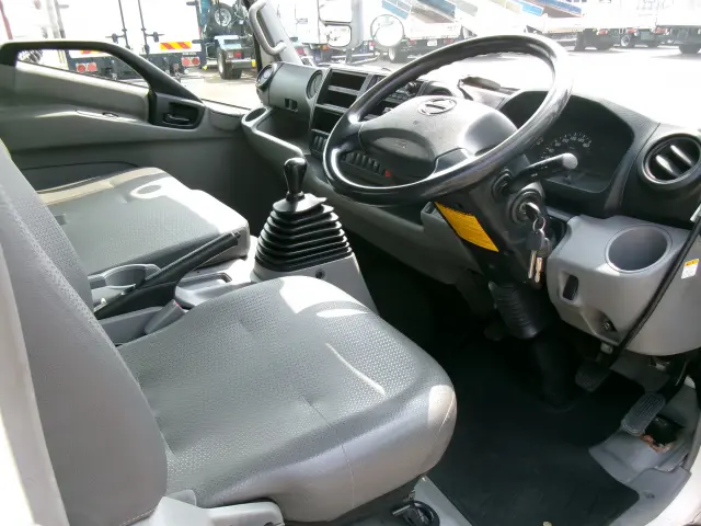 日野 デュトロ TKG-XZU700X(2WD)の写真9