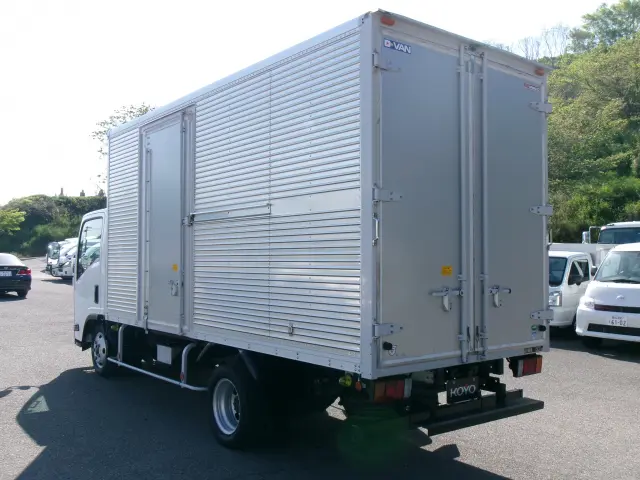 いすゞ エルフ TKG-NLR85AR(2WD)の写真5