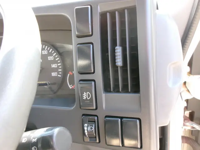 いすゞ エルフ TKG-NLR85AR(2WD)の写真10