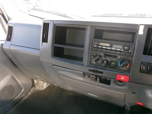 いすゞ エルフ TKG-NLR85AR(2WD)の写真12