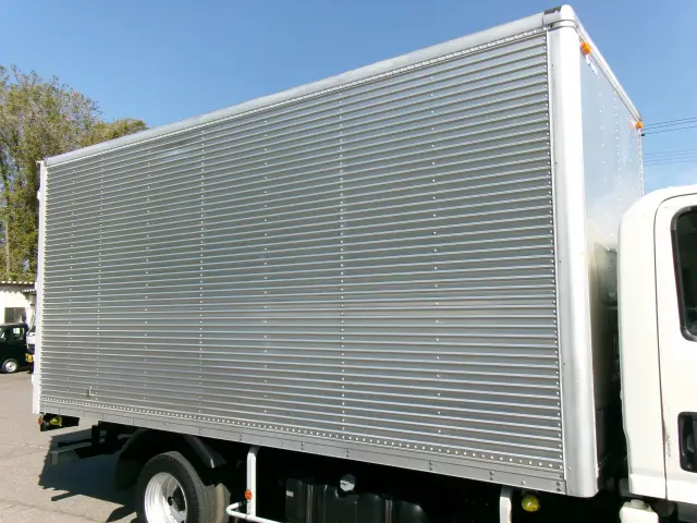 いすゞ エルフ TKG-NLR85AR(2WD)の写真18