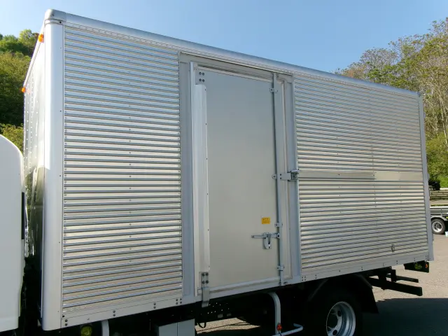 いすゞ エルフ TKG-NLR85AR(2WD)の写真19