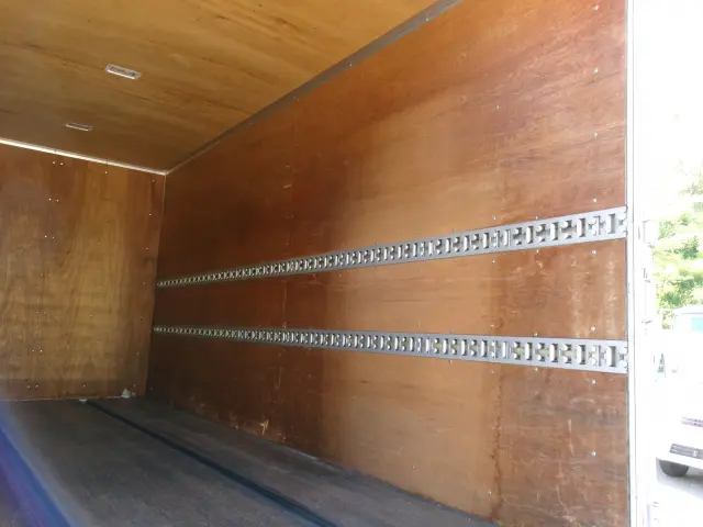 いすゞ エルフ TKG-NLR85AR(2WD)の写真21