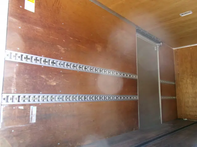 いすゞ エルフ TKG-NLR85AR(2WD)の写真22