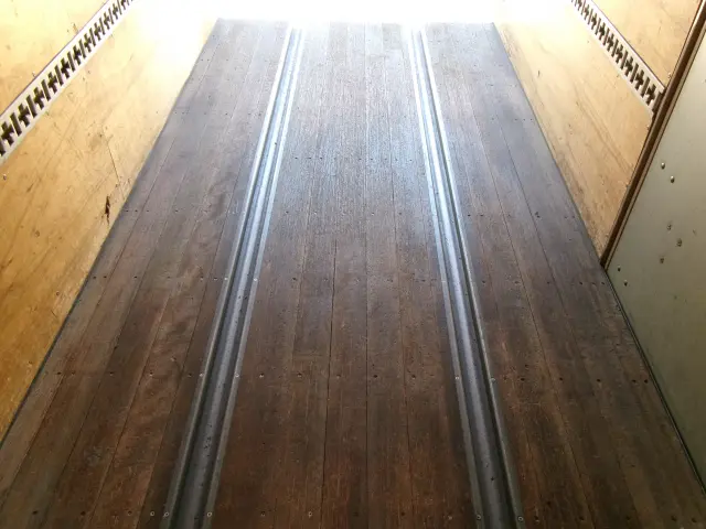 いすゞ エルフ TKG-NLR85AR(2WD)の写真25