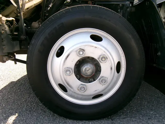 いすゞ エルフ TKG-NLR85AR(2WD)の写真28