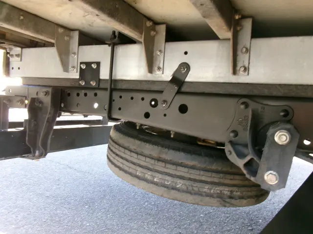 いすゞ エルフ TKG-NLR85AR(2WD)の写真35