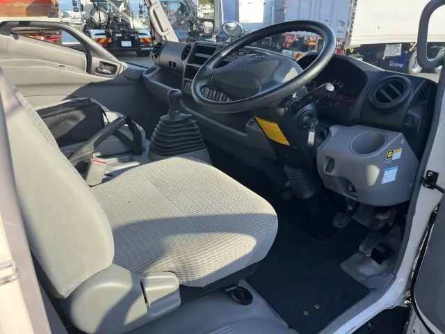 トヨタ ダイナ TKG-XZU712(2WD)の写真5