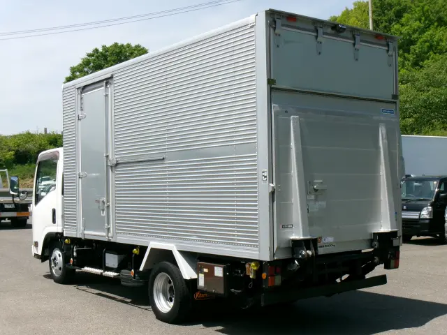 いすゞ エルフ SKG-NMR85AN(2WD)の写真3