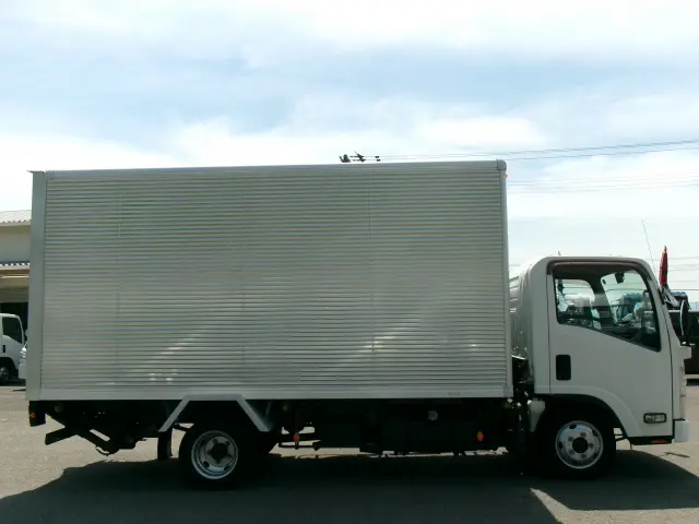 いすゞ エルフ SKG-NMR85AN(2WD)の写真6