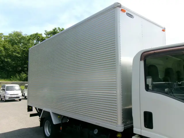 いすゞ エルフ SKG-NMR85AN(2WD)の写真22