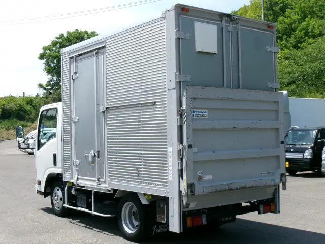 いすゞ エルフ TPG-NMR85AN(2WD)の写真3