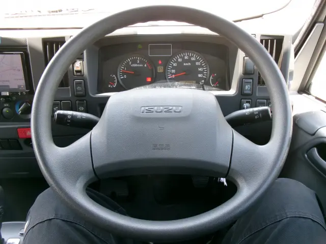 いすゞ エルフ TPG-NMR85AN(2WD)の写真7