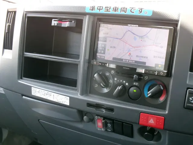 いすゞ エルフ TPG-NMR85AN(2WD)の写真9