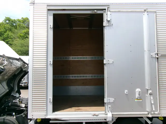 いすゞ エルフ TPG-NMR85AN(2WD)の写真16