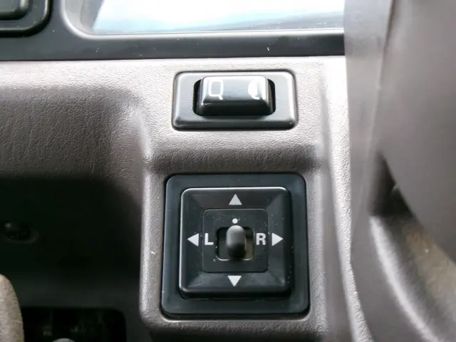 三菱 キャンターガッツ KC-FB501B(2WD)の写真12