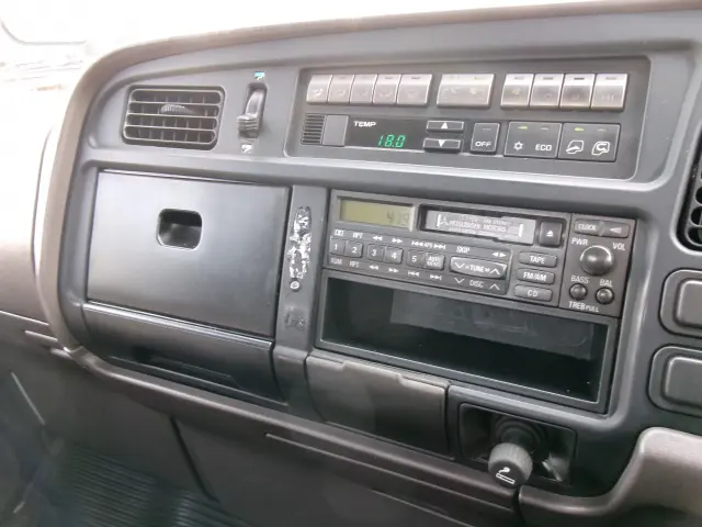 三菱 キャンターガッツ KC-FB501B(2WD)の写真13