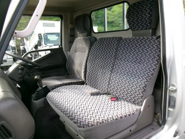 三菱 キャンターガッツ KC-FB501B(2WD)の写真14