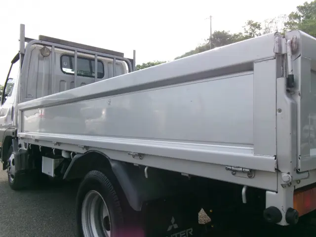 三菱 キャンターガッツ KC-FB501B(2WD)の写真20
