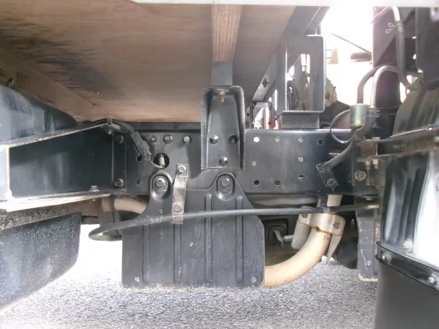 三菱 キャンターガッツ KC-FB501B(2WD)の写真32