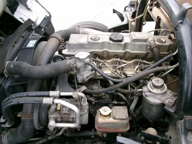 三菱 キャンターガッツ KC-FB501B(2WD)の写真37