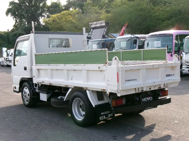 いすゞ エルフ TPG-NKR85AD(2WD)の写真3