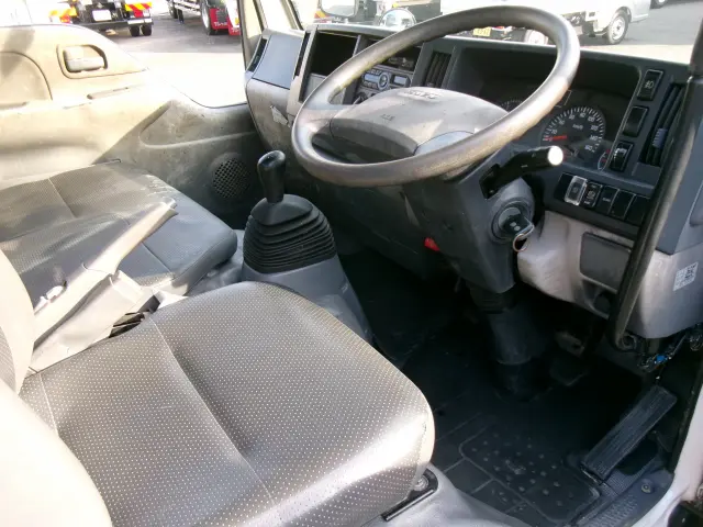 いすゞ エルフ TPG-NKR85AD(2WD)の写真5