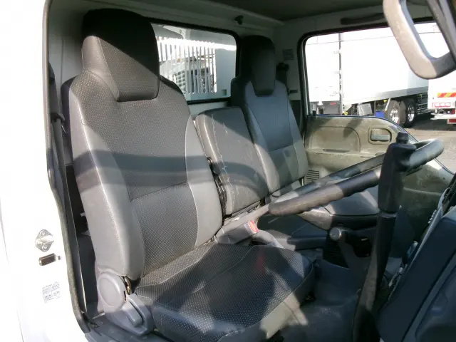 いすゞ エルフ TPG-NKR85AD(2WD)の写真6