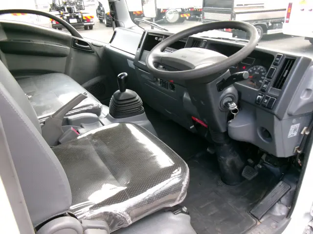 いすゞ エルフ TKG-NPR85YN(2WD)の写真10