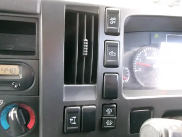いすゞ エルフ TKG-NPR85YN(2WD)の写真14