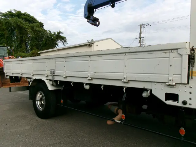 いすゞ フォワード TKG-FRR90S2(2WD)の写真14