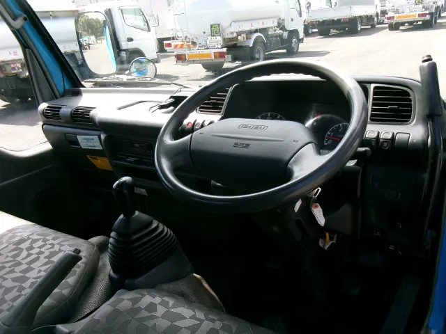 いすゞ エルフ NKR81AD(2WD)の写真9
