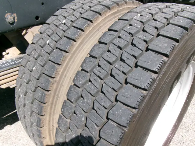 いすゞ エルフ NKR81AD(2WD)の写真34