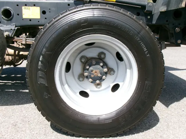 いすゞ エルフ NKR81AD(2WD)の写真35