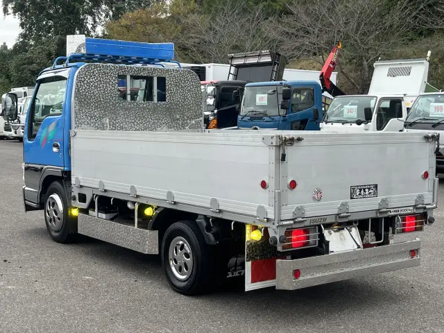 いすゞ エルフ KK-NKR71EA(2WD)の写真3