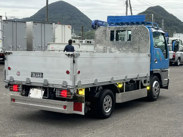 いすゞ エルフ KK-NKR71EA(2WD)の写真4