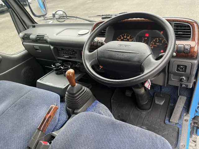 いすゞ エルフ KK-NKR71EA(2WD)の写真5